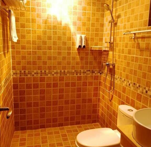 اتاق استاندارد سه نفره, Shangri_la Lamtin Youth Hostel