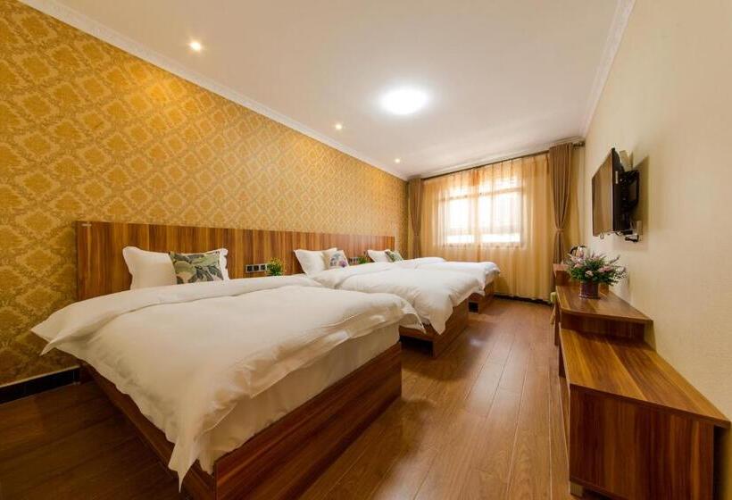 اتاق استاندارد سه نفره, Shangri_la Lamtin Youth Hostel