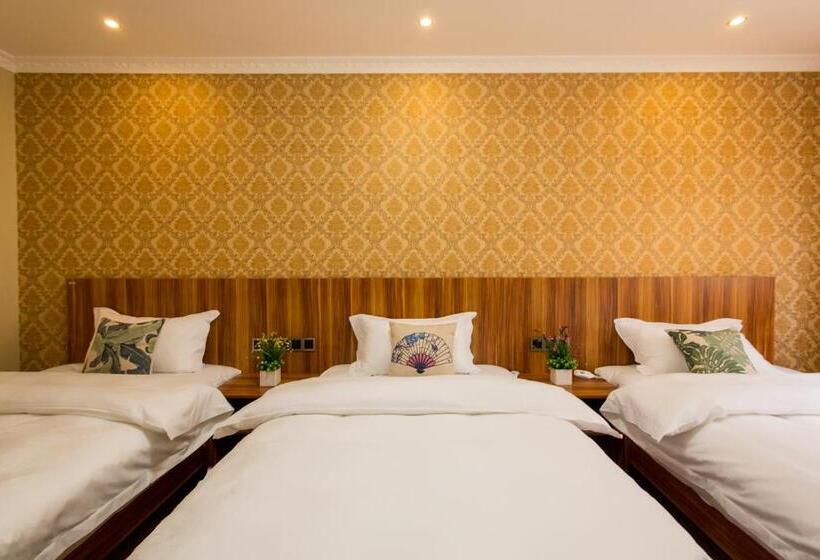 اتاق استاندارد سه نفره, Shangri_la Lamtin Youth Hostel