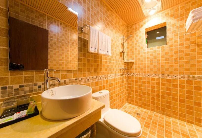 اتاق خانوادگی, Shangri_la Lamtin Youth Hostel