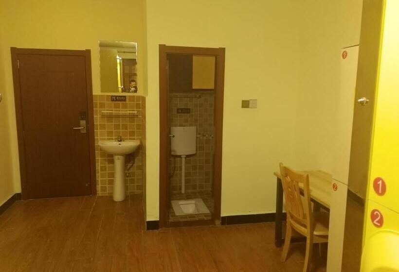 تختخواب در اتاق مشترک, Shangri_la Lamtin Youth Hostel