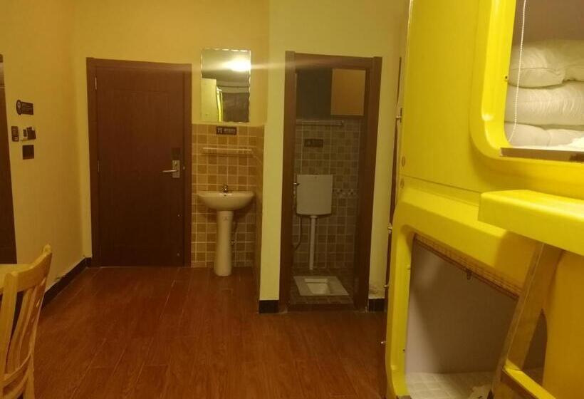 تختخواب در اتاق مشترک, Shangri_la Lamtin Youth Hostel