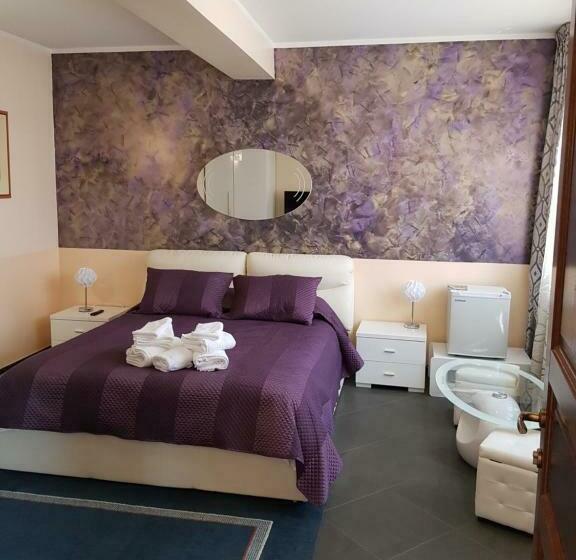标准间, Liberty Rooms