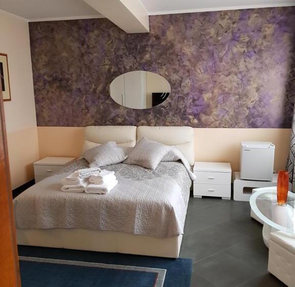 标准间, Liberty Rooms