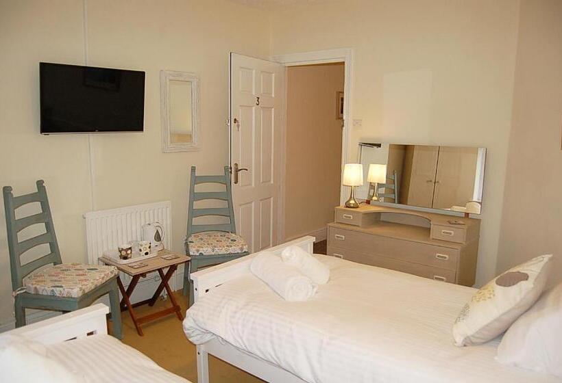 Номер Стандарт, Saint Cadfans Lodge
