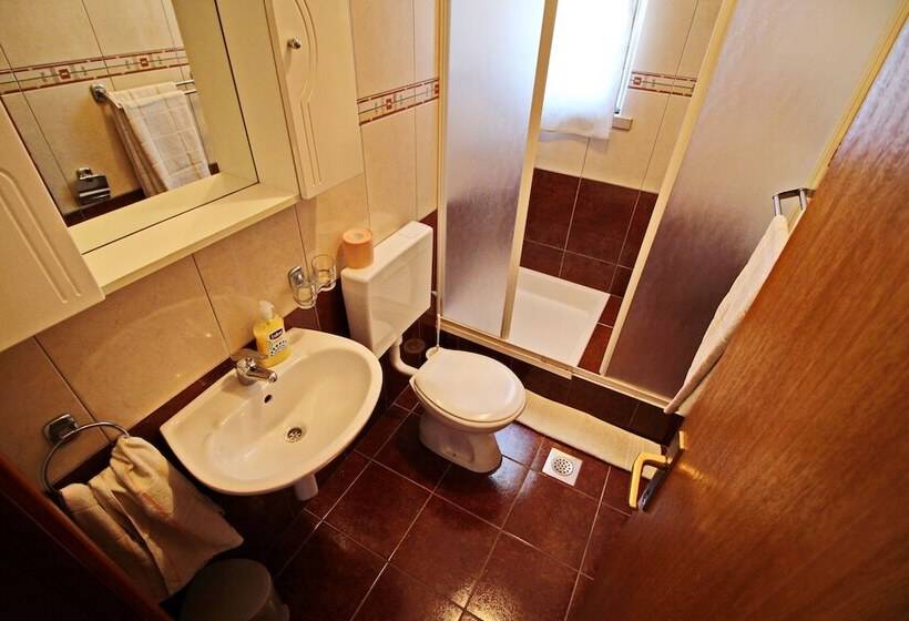 Апартаменты Комфорт 1 Спальня, Apartments Veselka