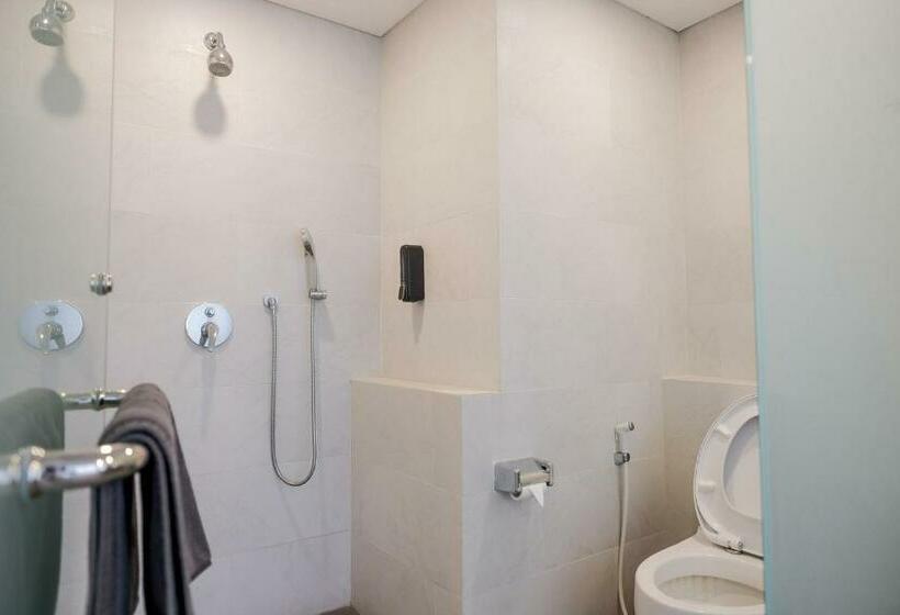 Номер Deluxe, Sans Hotel Puri Indah Jakarta