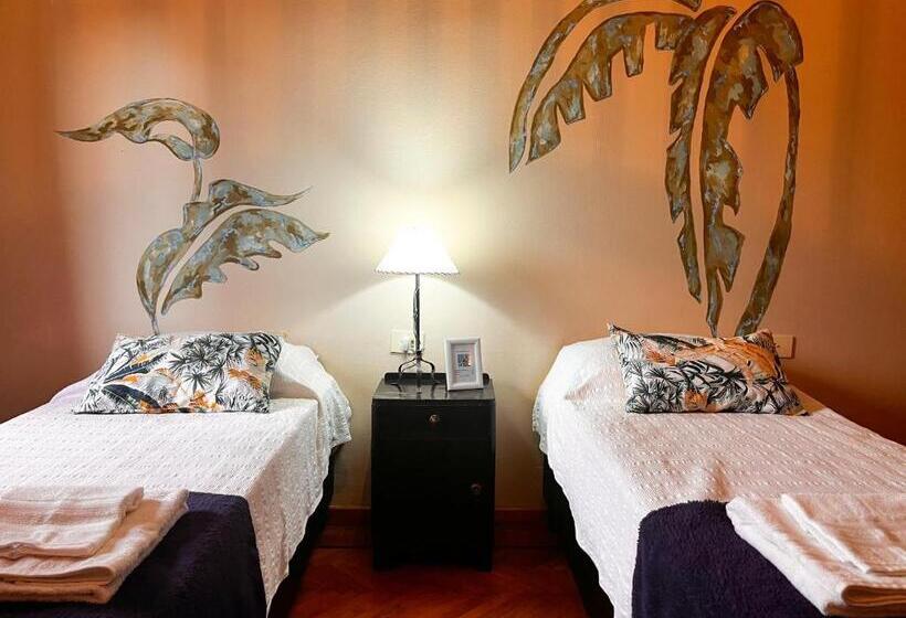 اتاق استاندارد با سرویس بهداشتی مشترک, Calchaquíes Home Hostel
