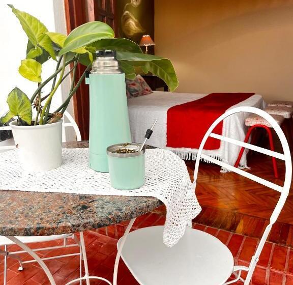 اتاق لوکس با بالکن, Calchaquíes Home Hostel