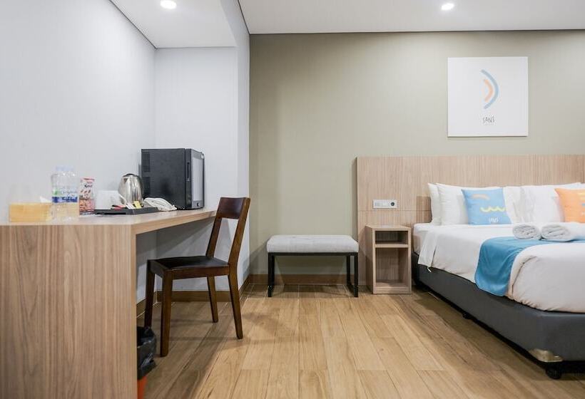 Номер Deluxe, Sans Hotel Puri Indah Jakarta