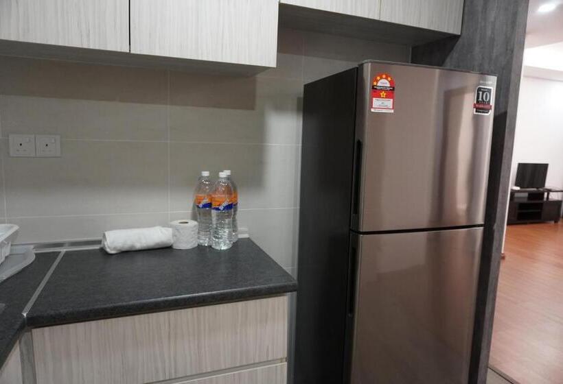 Апартаменты 3 Спальни, Luco Apartments @ Viva City Megamall