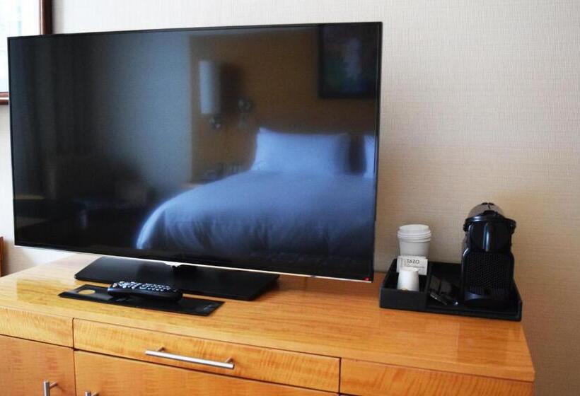 キングサイズベッドのデラックスルーム, Sofitel Montreal Golden Mile
