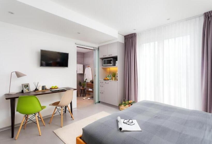 سوئیت با بالکن, VISIONAPARTMENTS Hôtel de Famille