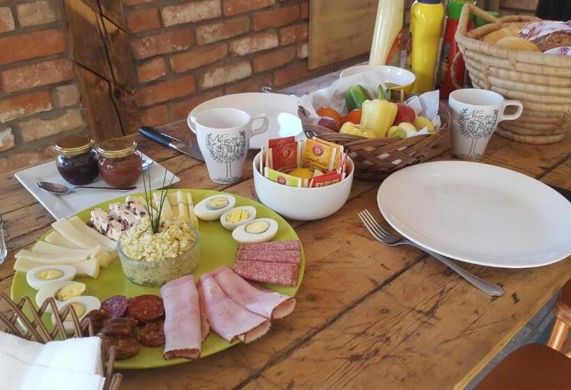 خانه 1 خوابه, Farkaskő Vendégház