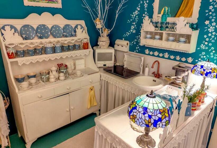Люкс Повышенной Комфортности, Fehér Tulipán Apartman