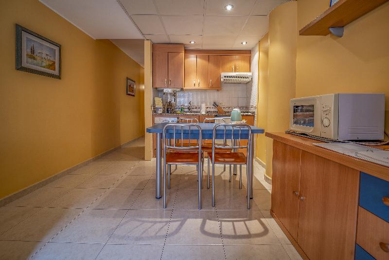 استودیوی استاندارد, Apartaments Del Meligar