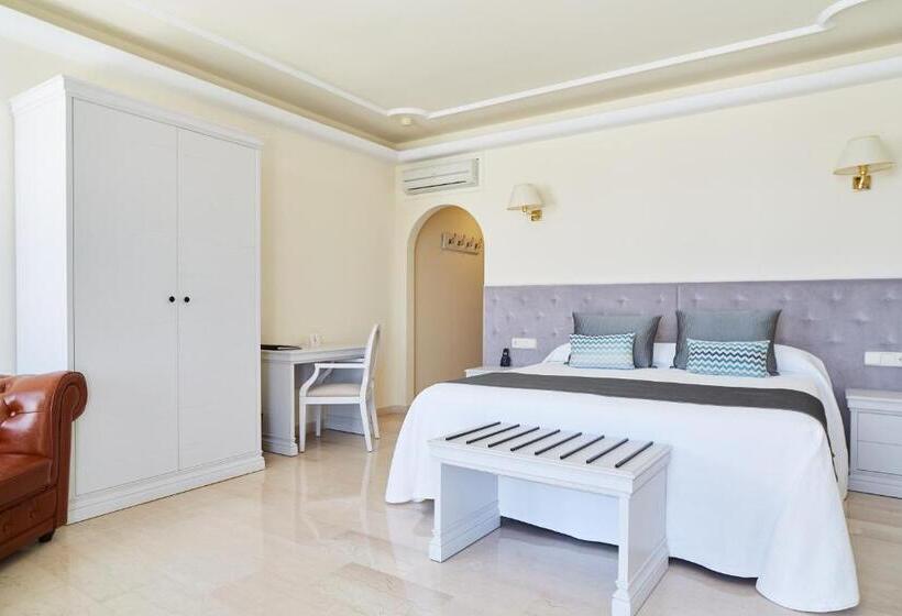オーシャンビュースーペリアールーム, Grand Hotel Palladium Santa Eulalia Del Río