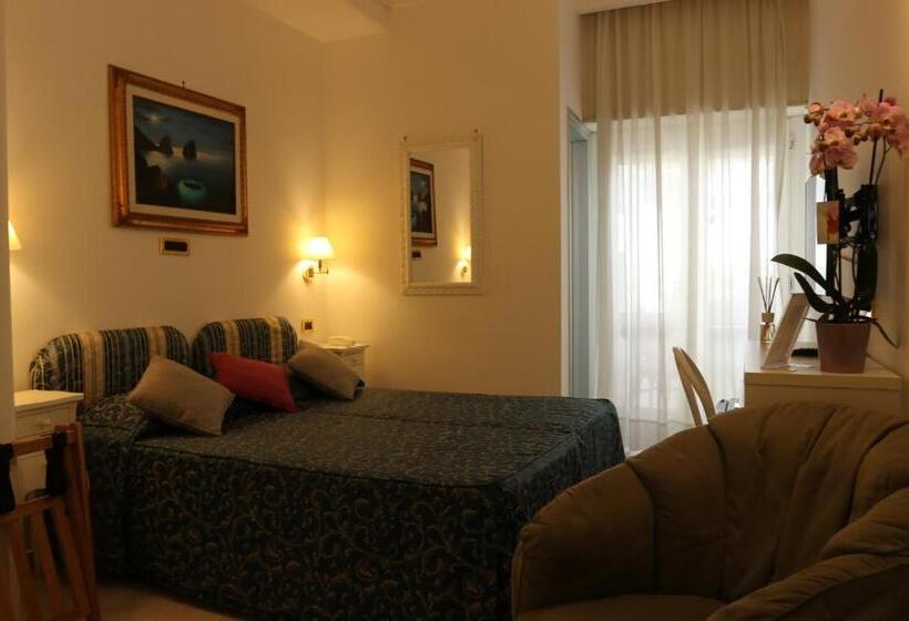 标准间, Capri Bougainville