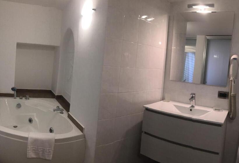 带2个卧室的公寓, Capri Bougainville