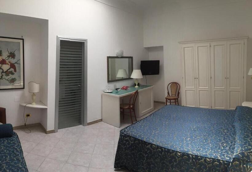 Quarto Triplo Estandar Interior, Capri Bougainville