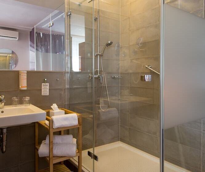 컴포트 룸, Three Corners Hotel Anna