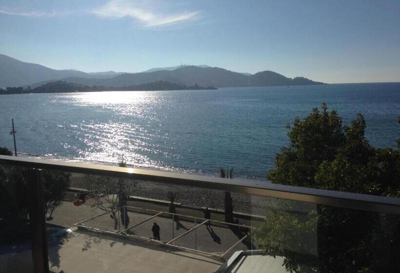 1 Bedroom Penthouse Apartment, George S Boutique