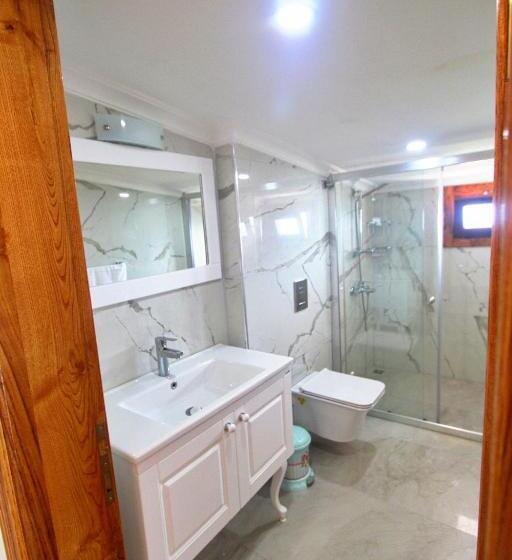 1 Bedroom Penthouse Apartment, George S Boutique