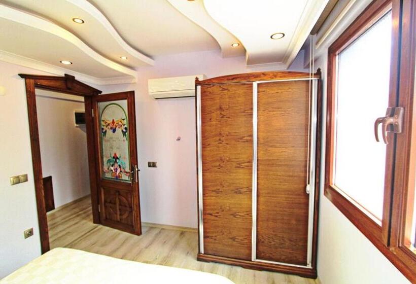 آپارتمان 1 خوابه با چشم‌انداز دریا, George S Boutique