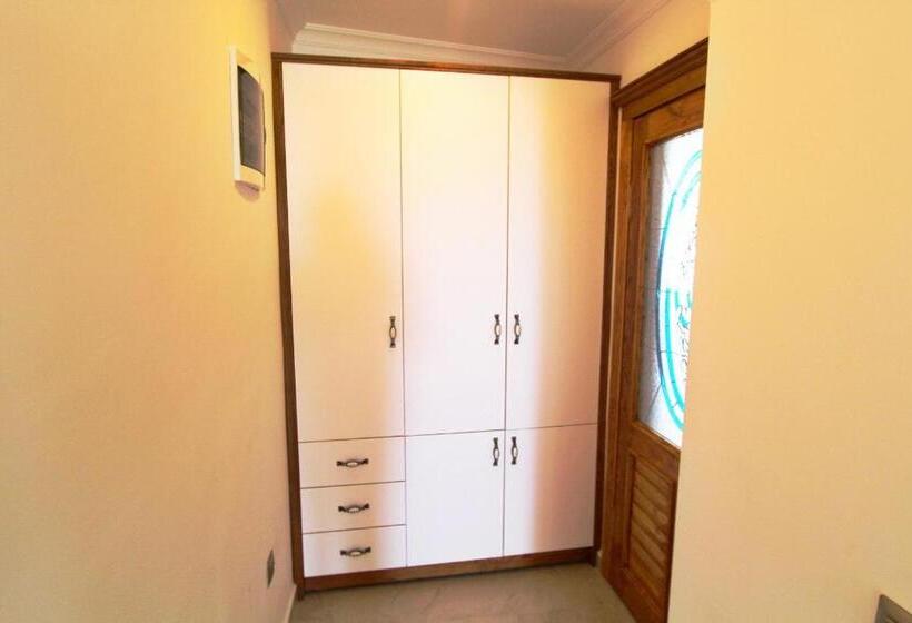 1 Bedroom Penthouse Apartment, George S Boutique