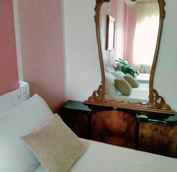 اتاق خانوادگی, B&b Gardasee