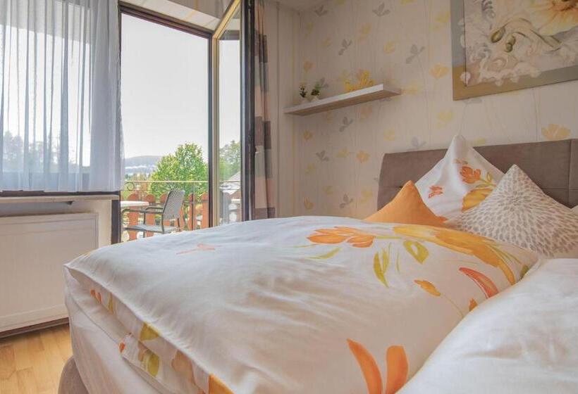 Номер Стандарт с Балконом, Landhaus Heimisch Bed & Breakfast