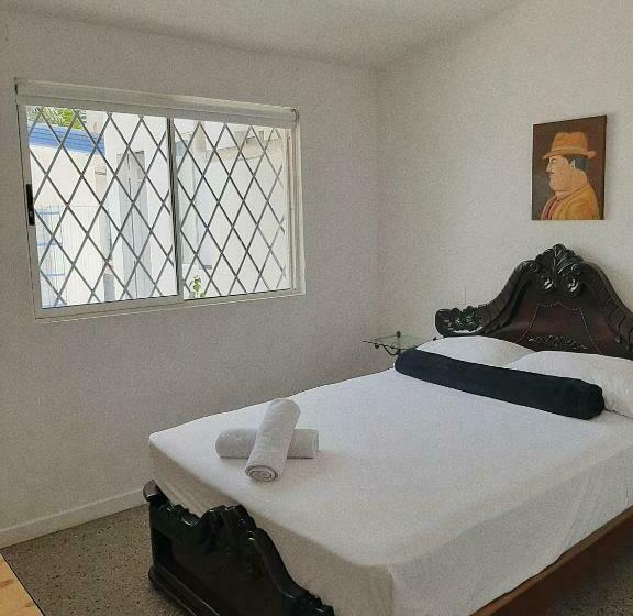 חדר דלוקס, Cloud9 Hostel
