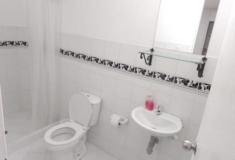 חדר סטנדרט, Cloud9 Hostel