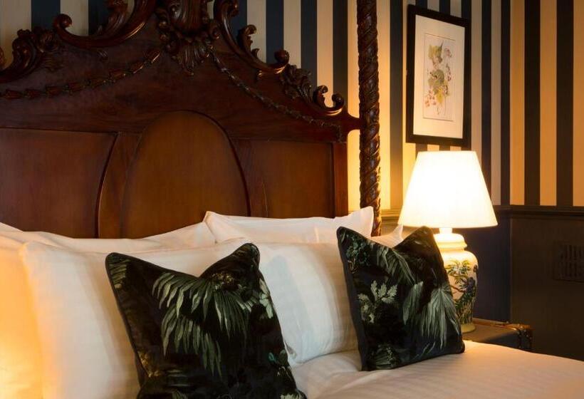 اتاق لوکس با تخت بزرگ, Wynnstay Arms, Ruabon, Wrexham