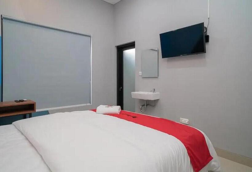 Номер Стандарт, Reddoorz Near Sindu Kusuma Edupark 3
