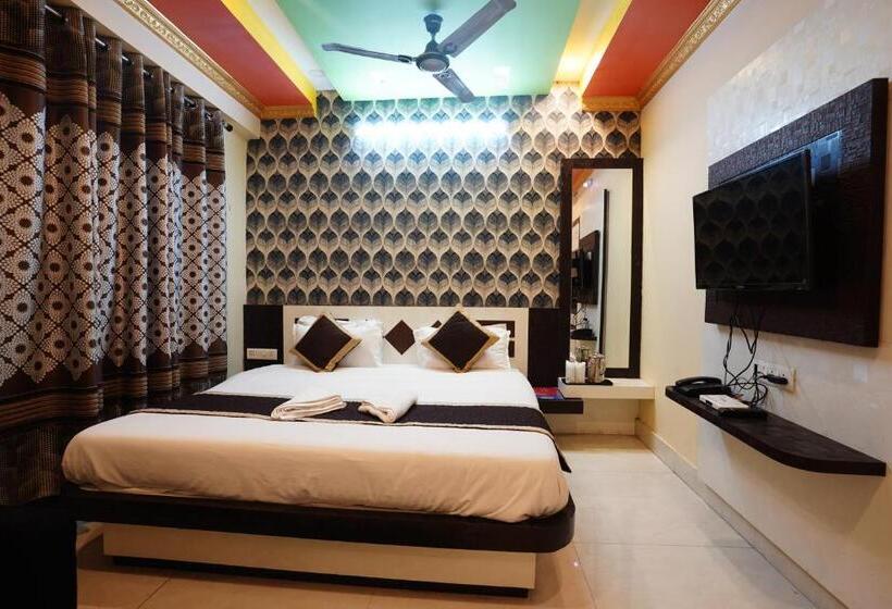 Deluxe Rum, Tirupati Lodge Njp