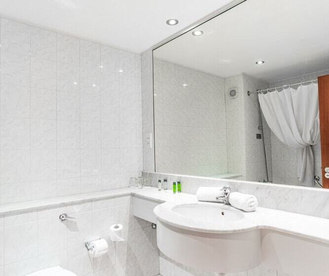 Quarto Triplo Estandar, Wilton Hotel Bray