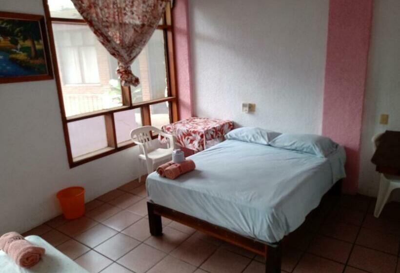 اتاق استاندارد سه نفره, Posada Lolas Lino