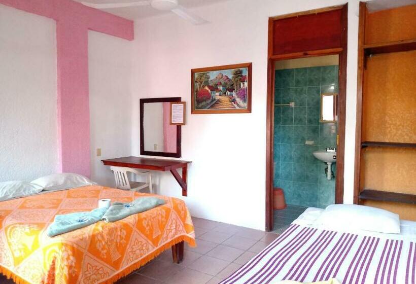 اتاق استاندارد سه نفره, Posada Lolas Lino
