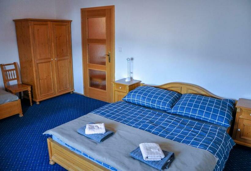 اتاق استاندارد سه نفره, Pension Horalka