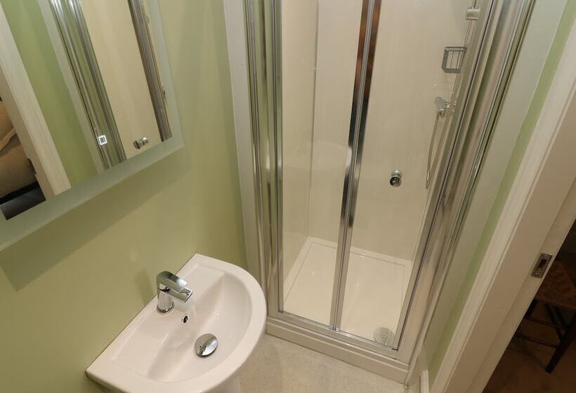 Номер Стандарт, Inglenook Guest House