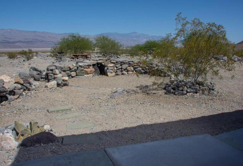 Хижина, Panamint Springs Motel & Tents