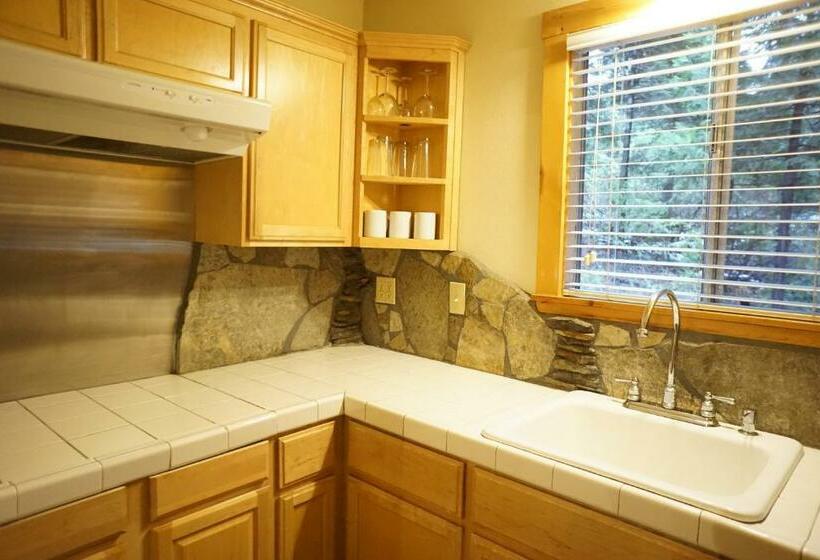Номер Deluxe Кровать Кинг, Shaver Lake Village