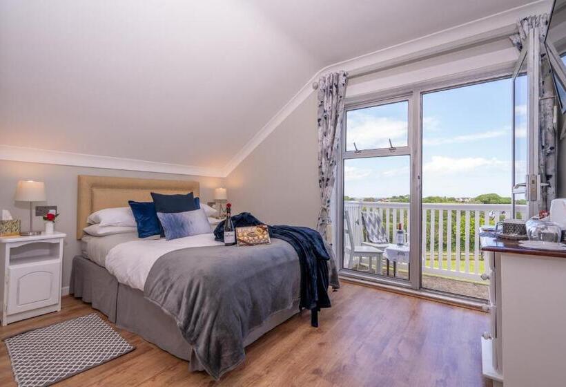 اتاق لوکس با بالکن و چشم‌انداز دریا, Coral Gables Guesthouse & Campsite