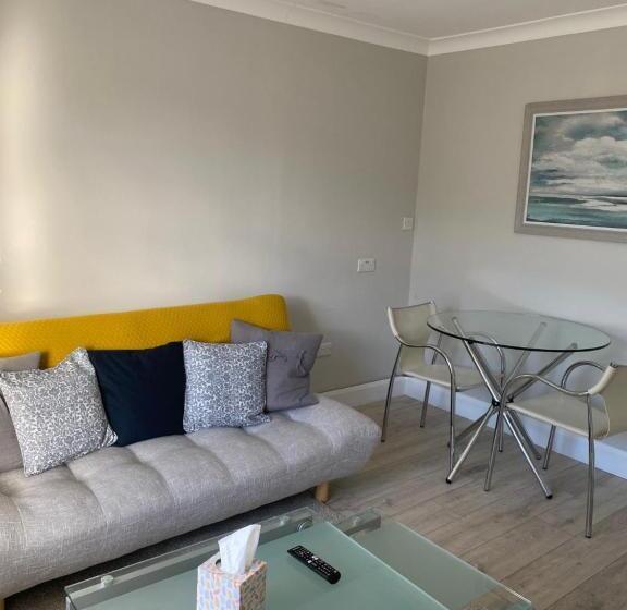 سوئیت با تخت بزرگ, Coral Gables Guesthouse & Campsite