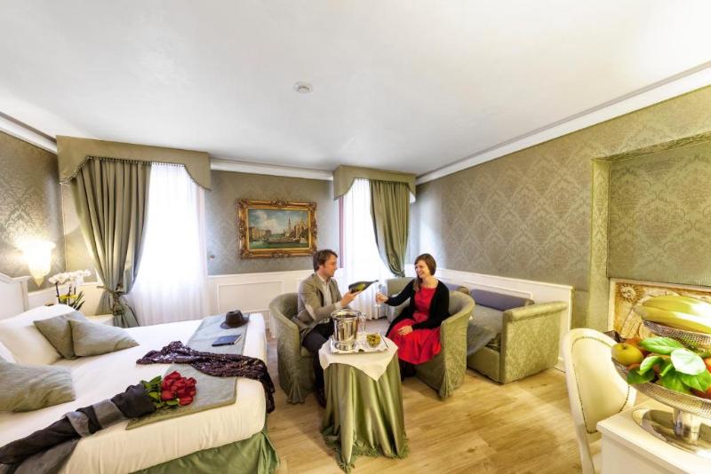 اتاق لوکس با چشم‌انداز, Duodo Palace
