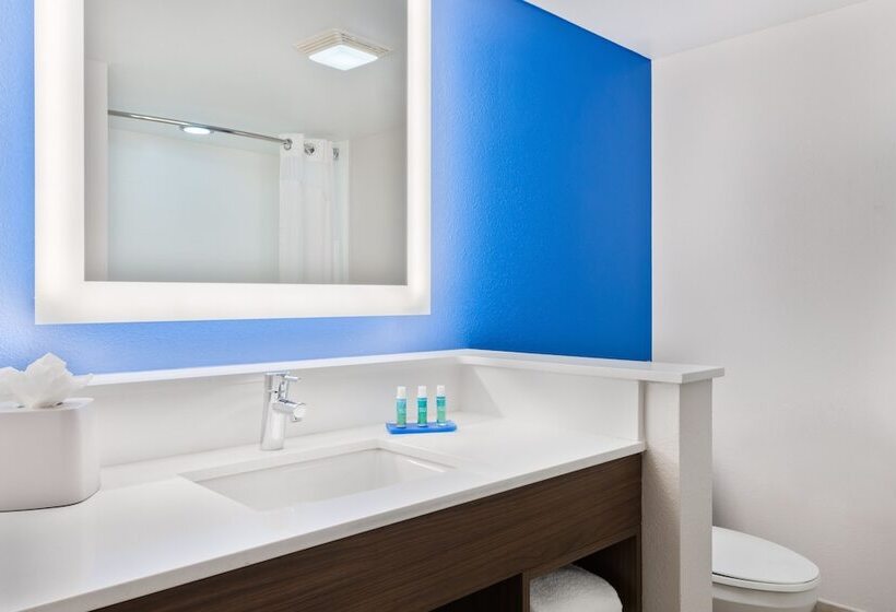 스위트, Holiday Inn Express & Suites   Nearest Universal Orlando, An Ihg