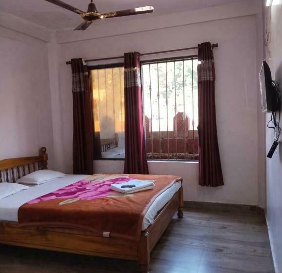 Номер Economy, Magadh ,in Fort Panhala