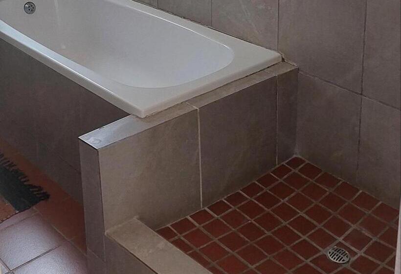 Семейное Студио, Geluksdam Guest House