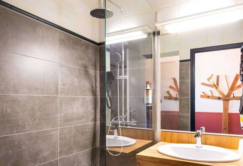 Номер Стандарт, Greet Hôtel Castres Saix